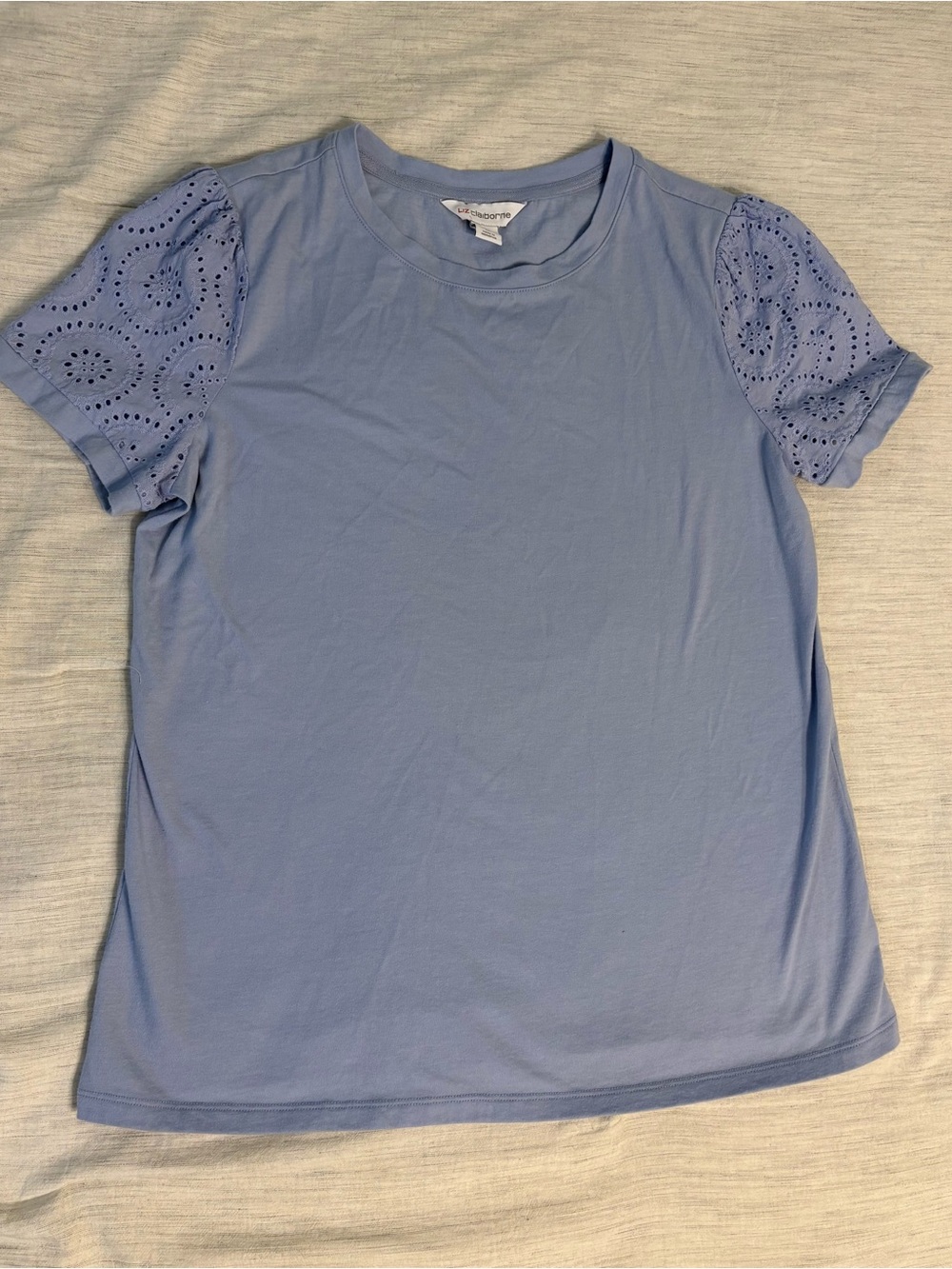 Liz Claiborne Periwinkle Floral Cutout Sleeve Top Size Medium